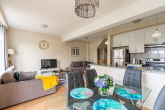 500 Green Rd, Unit SI ID1503156P in Hamilton, ON - Building Photo - Building Photo