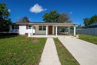 20600 SW 118th Pl in Miami, FL - Building Photo - Building Photo