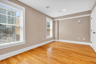 83 Dresser St, Unit 83 in Boston, MA - Building Photo - Building Photo