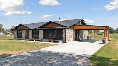 11325 N 123rd E Ave in Collinsville, OK - Building Photo - Building Photo