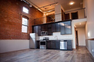 515 W McDaniel St in Springfield, MO - Building Photo - Building Photo