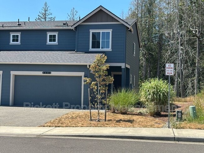 property at 6461 Hornet Cir NE