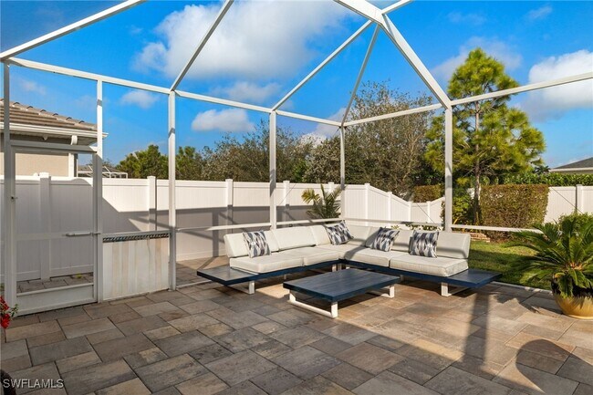 17 Willoughby Dr in Naples, FL - Foto de edificio - Building Photo