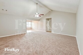 8519 Avington Rd in La Porte, TX - Building Photo - Building Photo