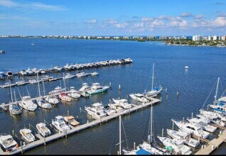 236 Moorings Dr in Lantana, FL - Building Photo - Building Photo