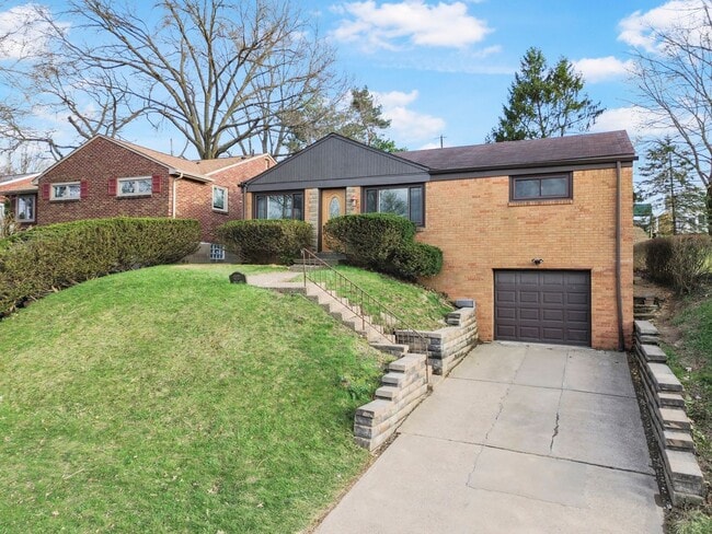 1227 Raven Dr in Pittsburgh, PA - Building Photo - Building Photo