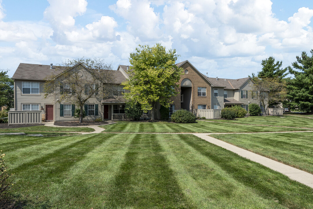 Sawmill Ridge in Dublin, OH - Building Photo