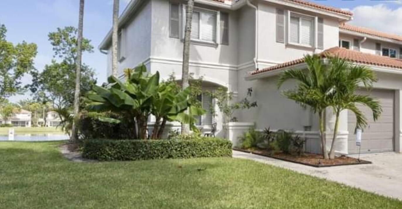 8027 Big Pine Way in Riviera Beach, FL - Building Photo
