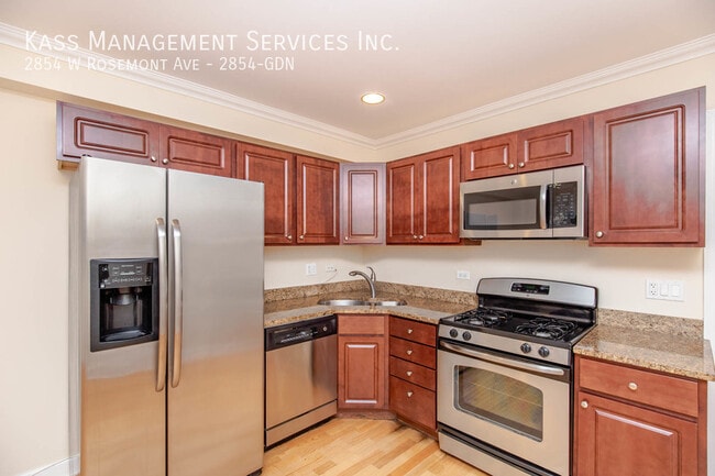 property at 2854 W Rosemont Ave