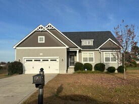 103 Clovis Ct in Pikeville, NC - Building Photo
