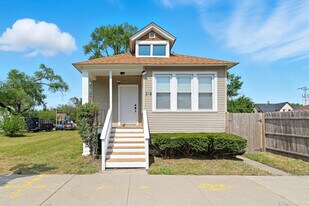 218 W 115th St in Chicago, IL - Building Photo