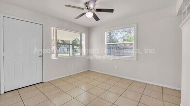 1711 45th St S in St. Petersburg, FL - Foto de edificio - Building Photo