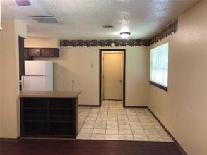 607 Willis St in Noble, OK - Building Photo - Building Photo