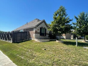 615 Raceland Rd in San Antonio, TX - Building Photo - Building Photo