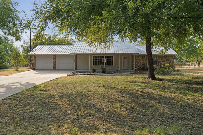 123 Boutilier St in Burnet, TX - Building Photo - Building Photo