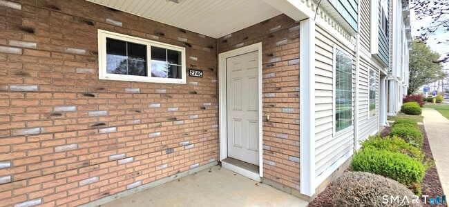 274 Bridgeport Ave in Milford, CT - Building Photo - Building Photo