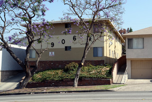 906 Centinela Ave Apartamentos