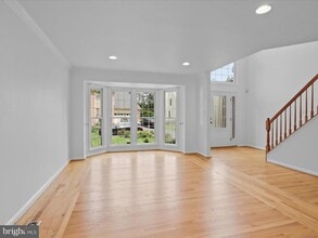 1518 Summerset Pl in Herndon, VA - Building Photo - Building Photo