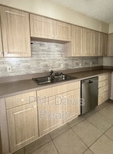 1845 Lindberg Dr in Jacksonville, FL - Building Photo - Building Photo