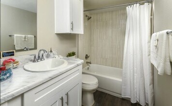 600 Barwood Park, Unit 1737 in Austin, TX - Foto de edificio - Building Photo