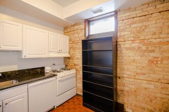 1251 W Belden Ave in Chicago, IL - Foto de edificio - Building Photo