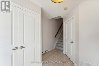 918 Messor Cres in Ottawa, ON - Building Photo - Building Photo