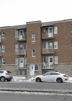 4690 Hochelaga in Montréal, QC - Building Photo