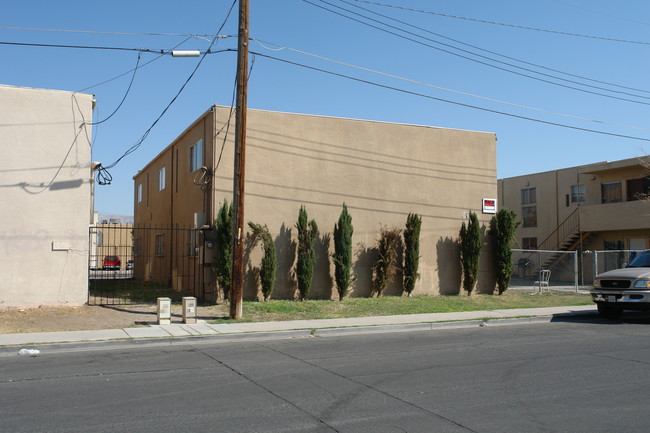 1316 N 22nd St in Las Vegas, NV - Foto de edificio - Building Photo