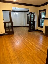 220 W Harris Ave, Unit First Floor in La Grange, IL - Foto de edificio - Building Photo