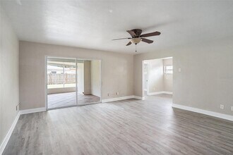 3002 W Marlin Ave in Tampa, FL - Building Photo - Building Photo