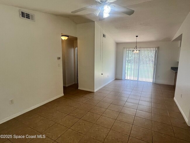 279 Webbwood Ave SW in Palm Bay, FL - Building Photo - Building Photo