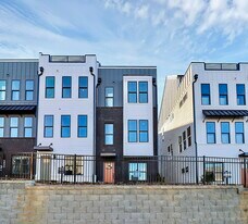 5027 Duchess Dr in Charlotte, NC - Building Photo