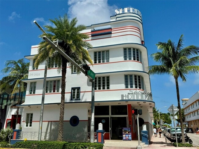 901 Collins Ave in Miami Beach, FL - Building Photo - Building Photo