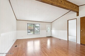 5 Fallow Dr in Englishtown, NJ - Building Photo - Building Photo