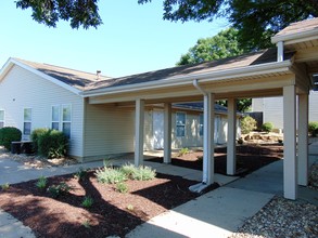 Capstone Townhomes in Topeka, KS - Building Photo - Building Photo