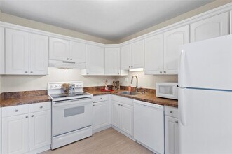 2516 SW 74th Terrace in Davie, FL - Building Photo - Building Photo