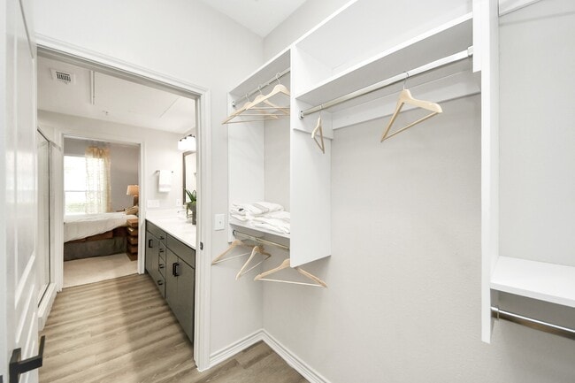 property at 3003 Memorial Ct