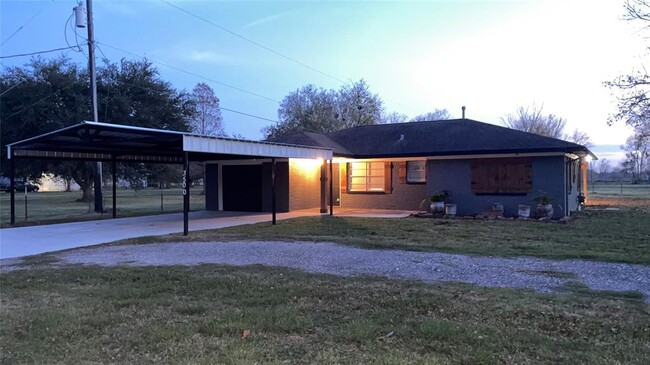 3500 Barbers Hill Rd in Crosby, TX - Building Photo - Building Photo