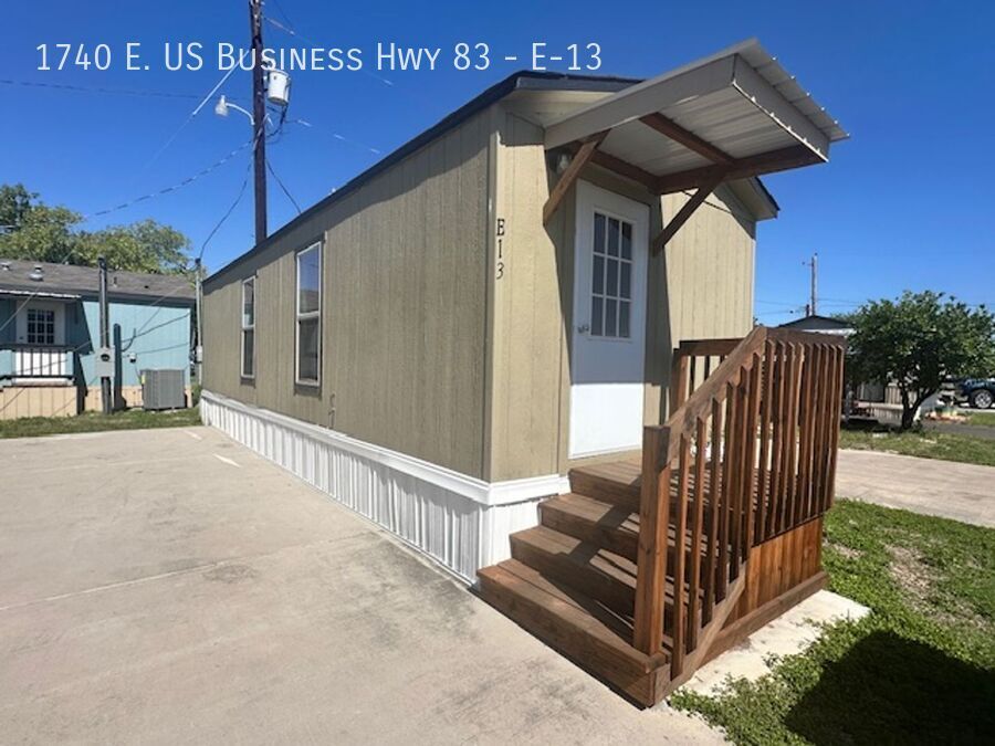 1740 W Business Hwy 83 in Mission, TX - Building Photo