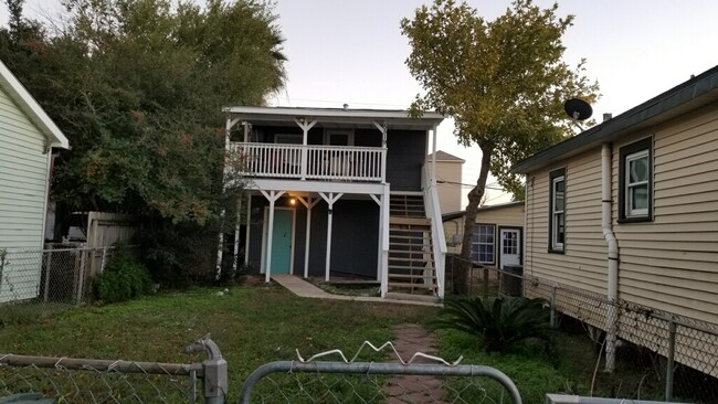 5519 Avenue Q in Galveston, TX - Foto de edificio - Building Photo