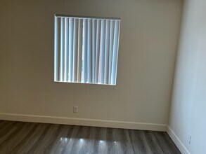734 Catalina S St, Unit 2 in Los Angeles, CA - Building Photo - Building Photo