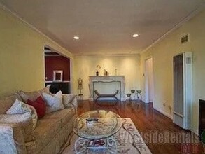 10823 Whipple St in Los Angeles, CA - Building Photo - Building Photo