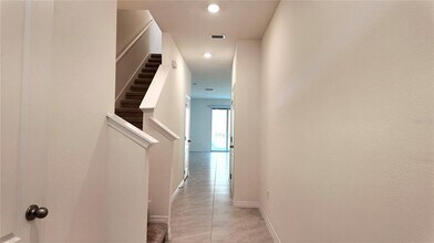 1241 Yellow Finch Dr in Davenport, FL - Building Photo - Building Photo