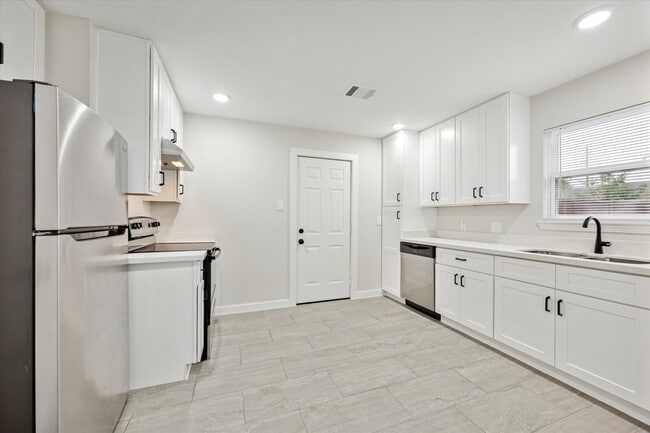 property at 6731 London St