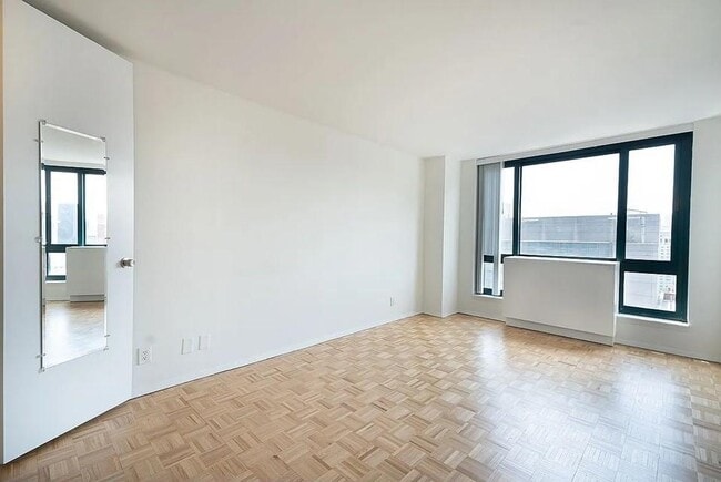 1 Irving Pl in New York, NY - Building Photo - Building Photo