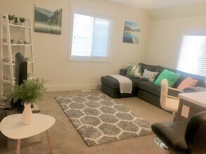 5525 Conestoga St NW in Edmonton, AB - Building Photo - Building Photo