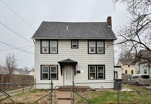 519 S 9th St in Council Bluffs, IA - Building Photo