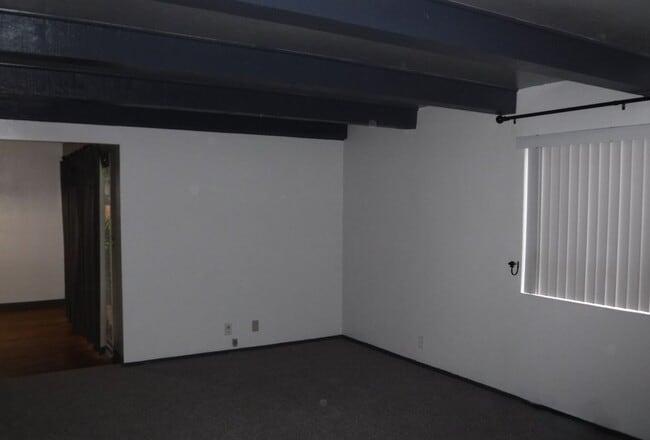 819 Alynn Way in Chico, CA - Building Photo - Building Photo