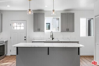 1622 Morton Ave in Los Angeles, CA - Building Photo - Building Photo
