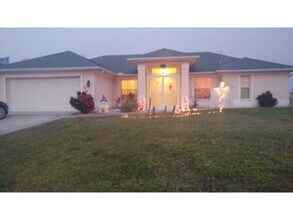 3029 SW 4th Pl in Cape Coral, FL - Building Photo - Building Photo